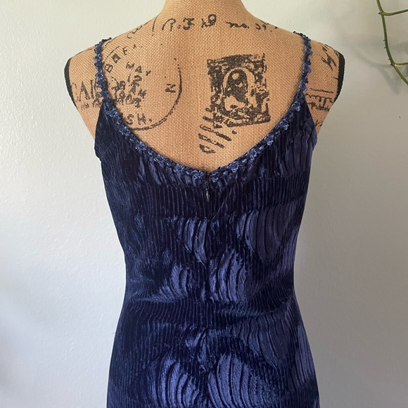 Vintage 90s Navy Crushed Velvet Maxi Dress By Scott McClintock Petites Size 10 - Picture 13 of 15